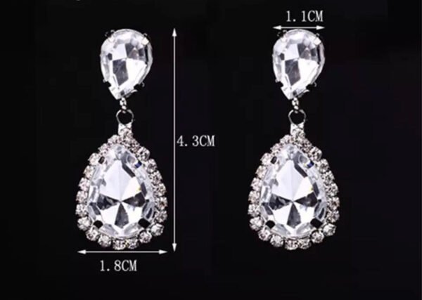 Boucles d'oreilles courte argenté – Image 2