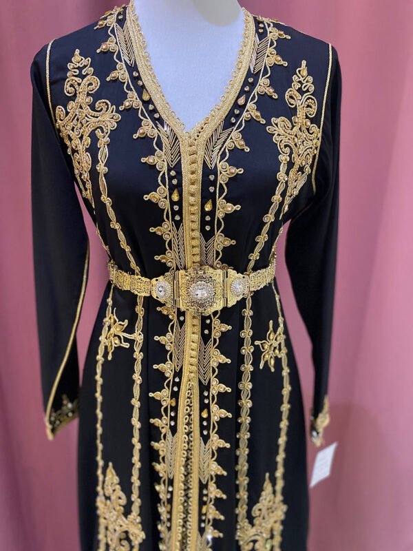 Caftan noir et doré