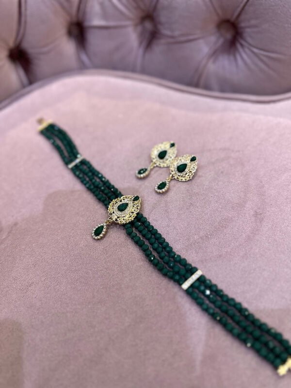 Parure ras de cou doré vert