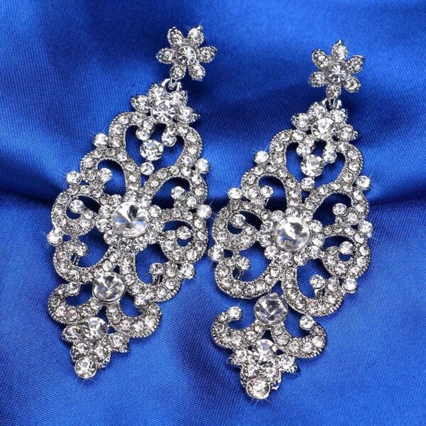 Longues boucles d’oreilles argenté