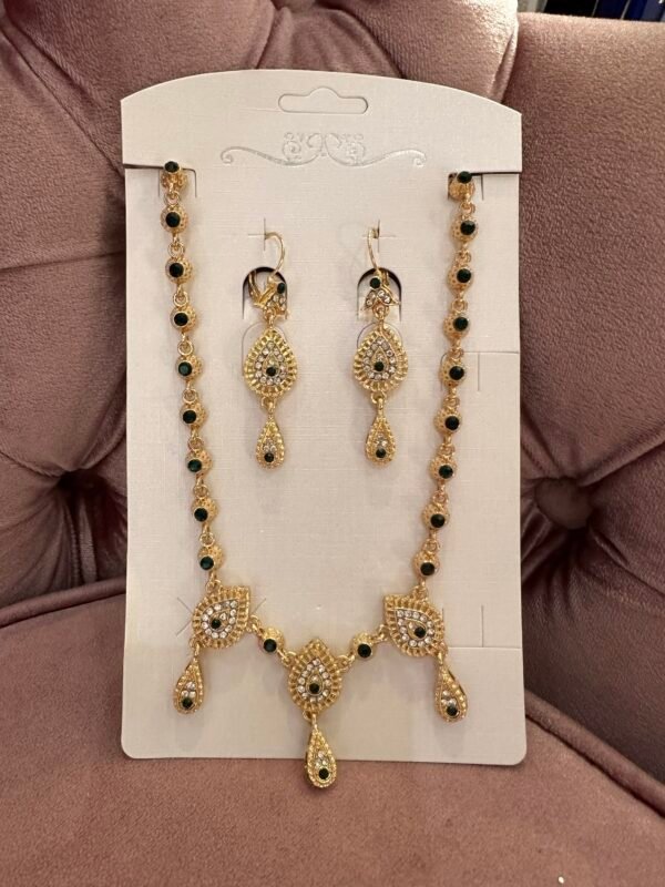 Bijoux de front doré et strass vert – Image 4