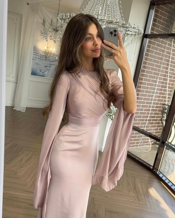 Robe – Image 4