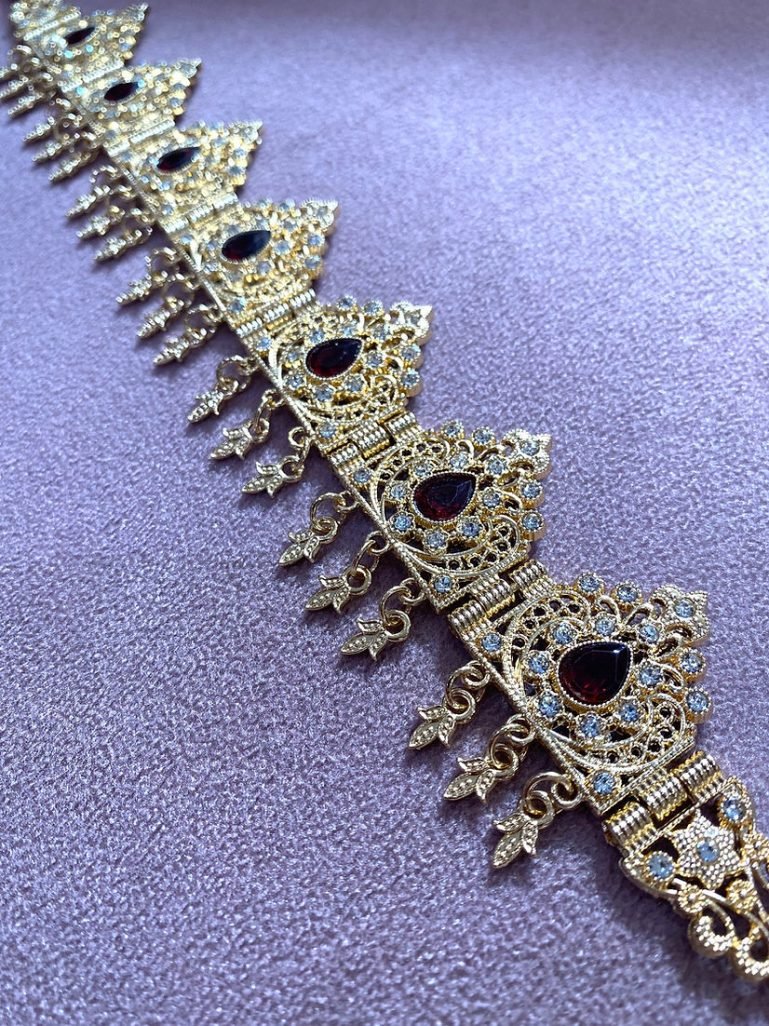 Bijoux de front rouge et doré5